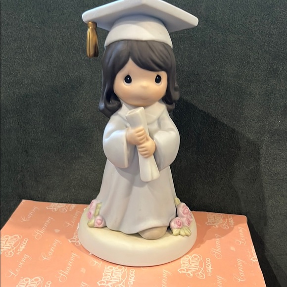 Graduation Girl Figurine by Precious Moments - Picture 1 of 4